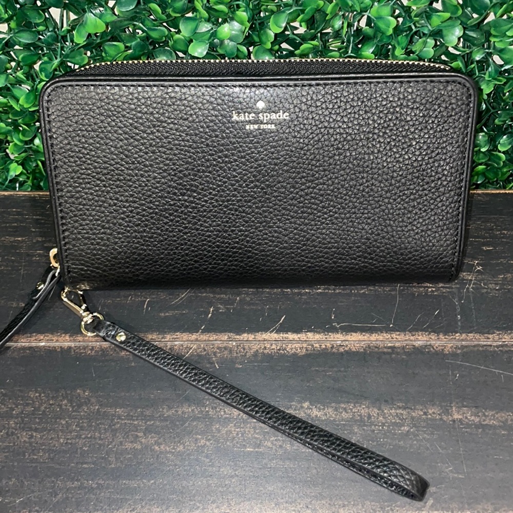 Kate Spade Brigitta Mulberry wallet wristlet!